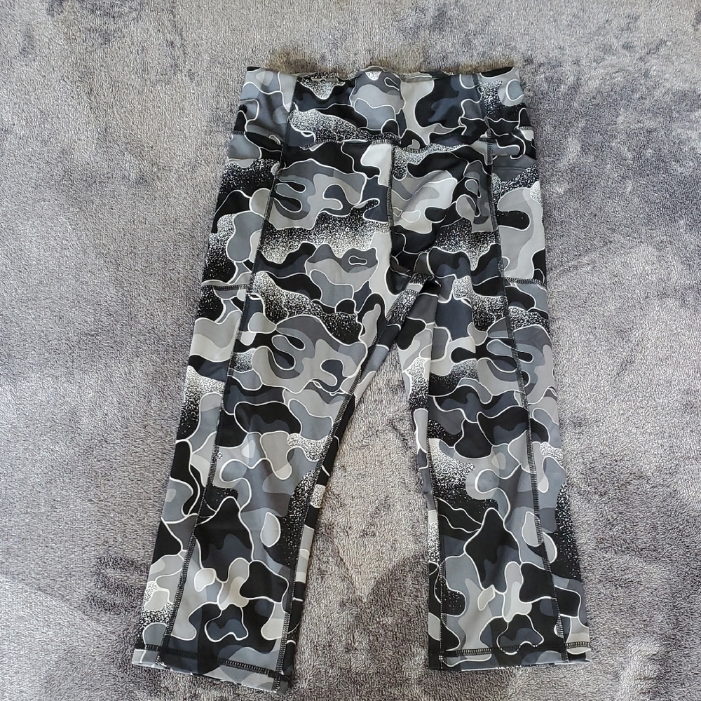 Black and Gray Abstract Camo Leggings